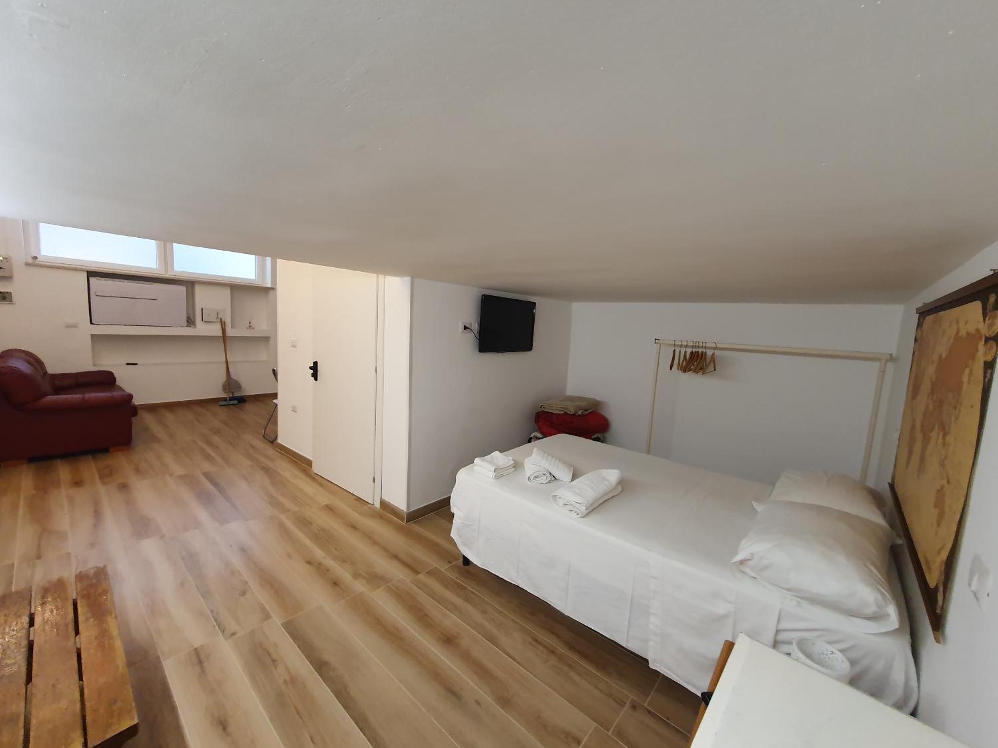 Sopravento Apartments - Margherita Di Savoia Room photo